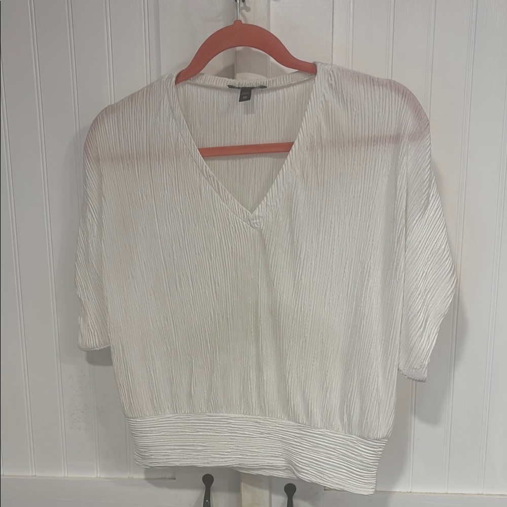Express lightweight, White V-Neck Top size XXS
